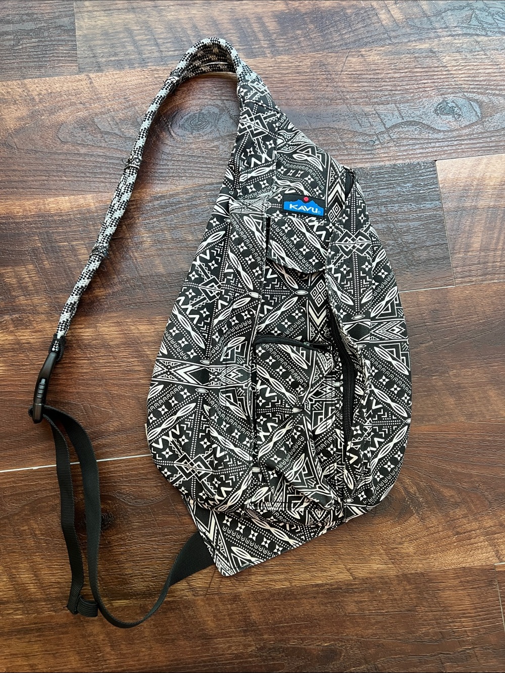 Kavu Black & White Tribal Sling Bag